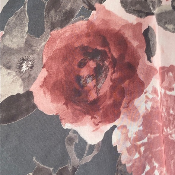 🌸EUC FASHION NOVA summer high neck sleeveless top - Picture 5 of 8